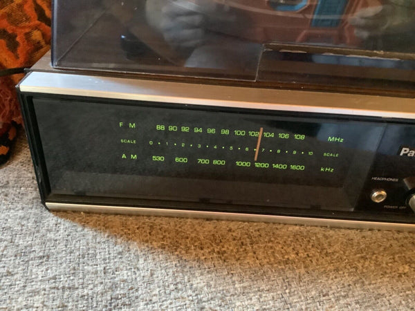 Vintage PANASONIC Re-7016 fm AM Stereo radio Center Unit Turntable