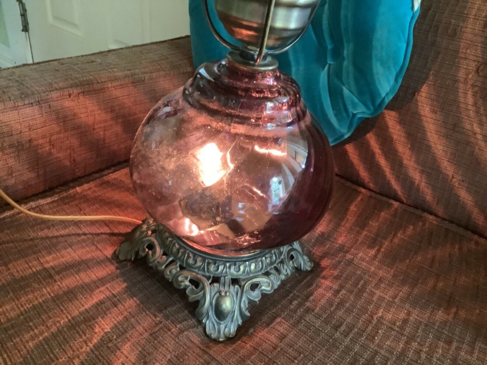 Vintage Amethyst Swirl Glass Hurricane Gwtw Electric Table Lamp shade