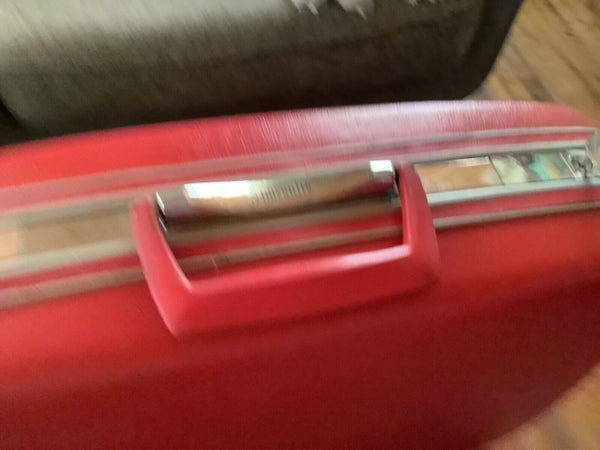 Vtg 50s-60s  Mid-Century Samsonite Silhouette  Suitcase luggage red pink key