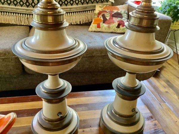 Vtg Pair Brass Stiffel Neoclassical Urn Table desk Lamps  Hollywood Regency