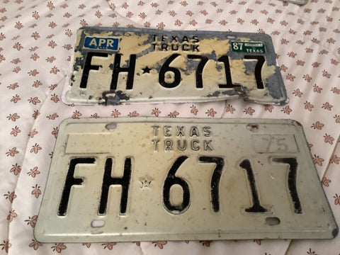 Vtg 1975 TEXAS TRUCK LICENSE PLATE PAIR FH 6717