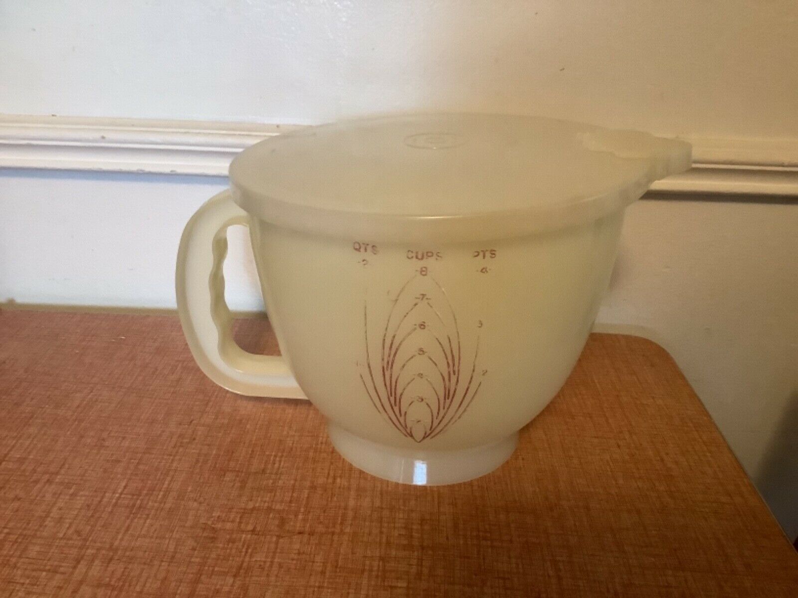 Vintage Tupperware 500 Mix-n-Store 8 Cup Measuring Batter Mixing Bowl w  Pour Lid