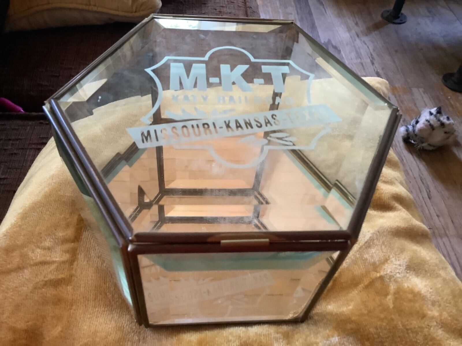 Vtg Brass Glass Jewelry Trinket Curio Display Case Box hexagon MKT railroad