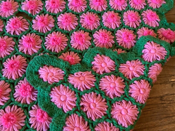 Vtg  70s Crochet 3D Daisy Blanket Flowers Shabby Chic Boho Granny throw