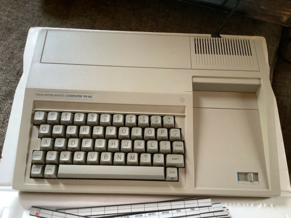 Vintage Texas Instruments TI 99/4A Home Computer  In Box looks new