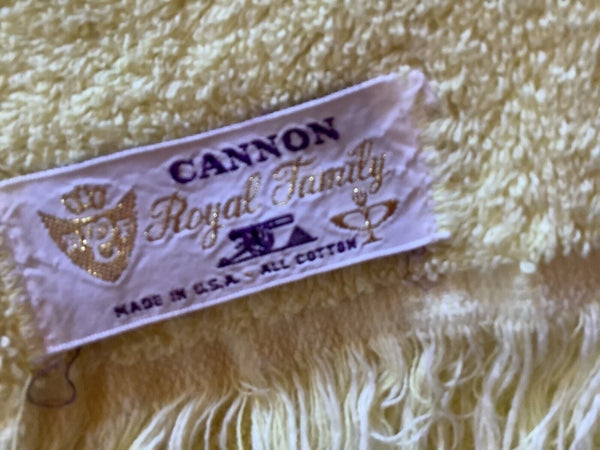 Vintage Cannon Mills Royal Family 100% Cotton Mod Flower Power Bath  Towel