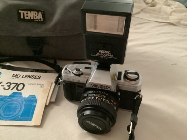 MINOLTA X 370 SLR Film Camera w/ Minolta 55mm Lens case manual  focal flash