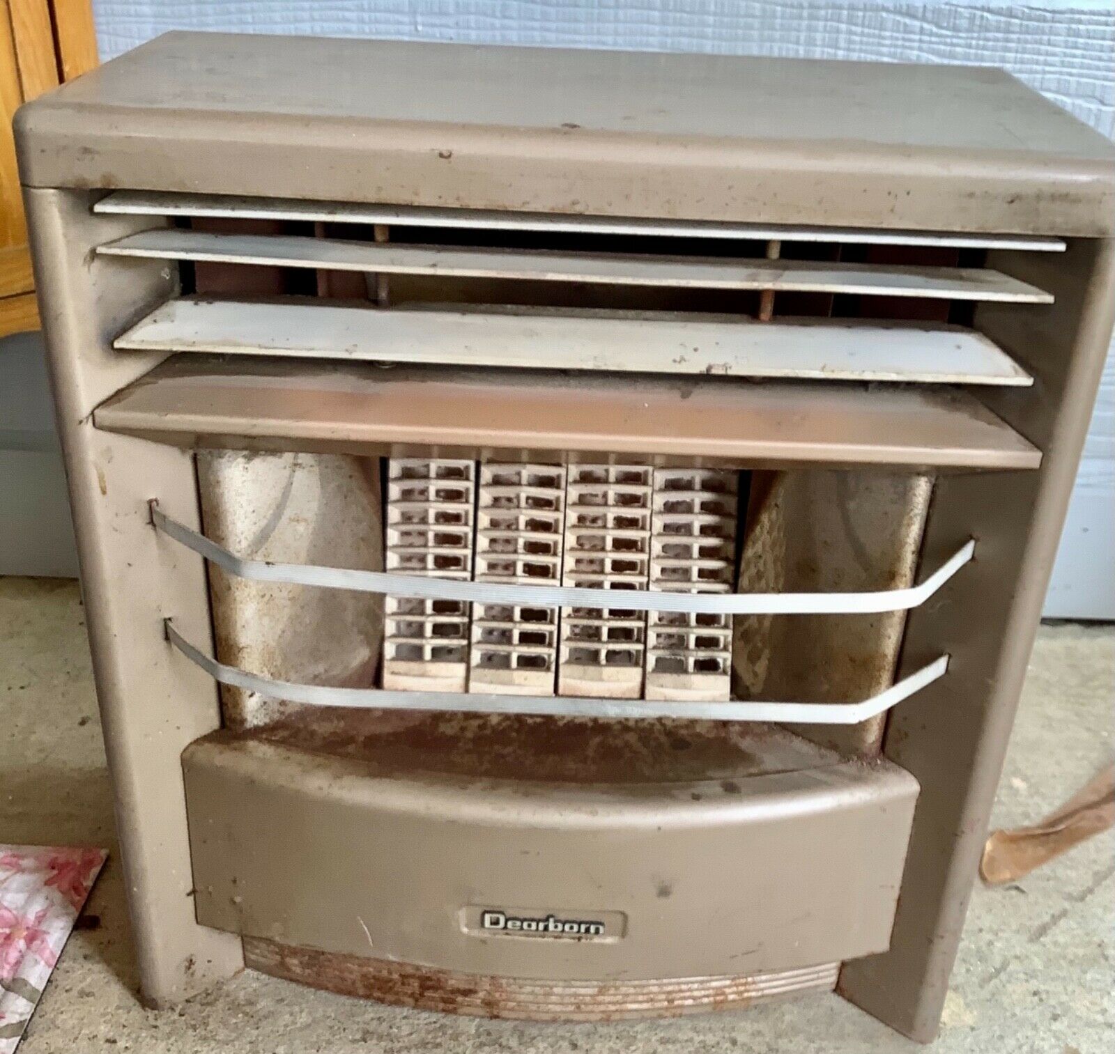 Vintage Dearborn Room space Heater Natural Gas with grates 20,000 btu