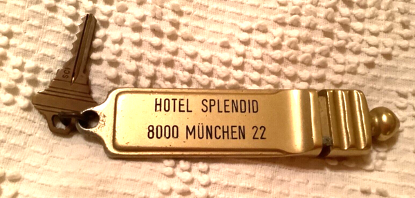Antique Vtg  Hotel Room  Key & Fob Vintage Rare hotel splendid 8000 Munchen 22
