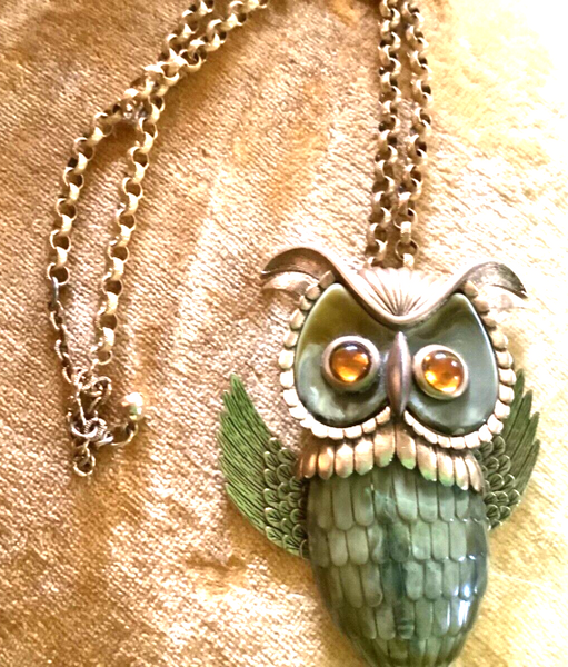 vintage  green owl necklace costume estate amber glass stone enamel pendant